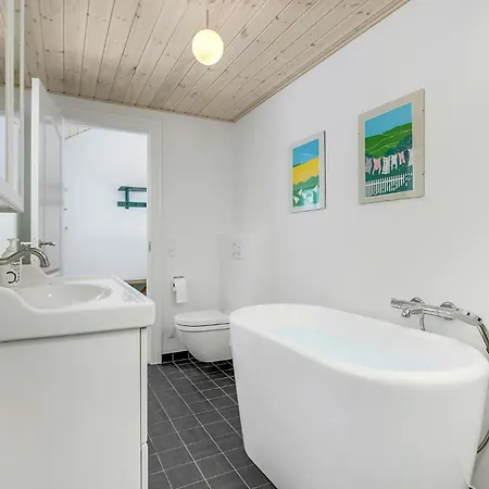 בית נופש Stunning In Blavand With Wifi בלבאנד