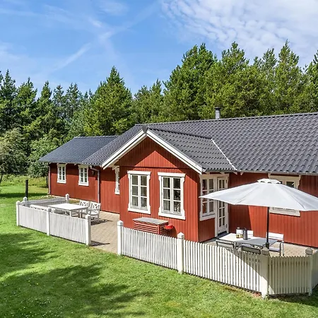 Semesterbostad Stunning In Blavand With Wifi