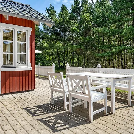 Stunning In Blavand With Wifi