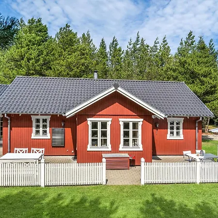 Semesterbostad Stunning In Blavand With Wifi