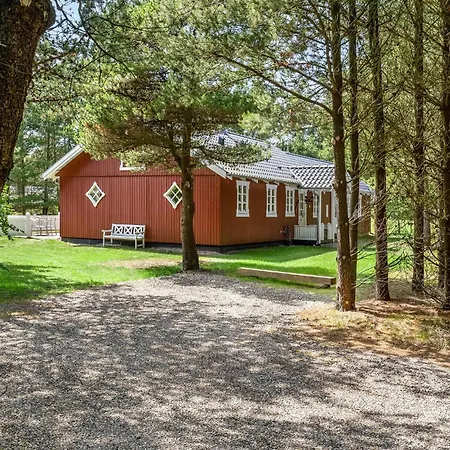 Stunning In Blavand With Wifi